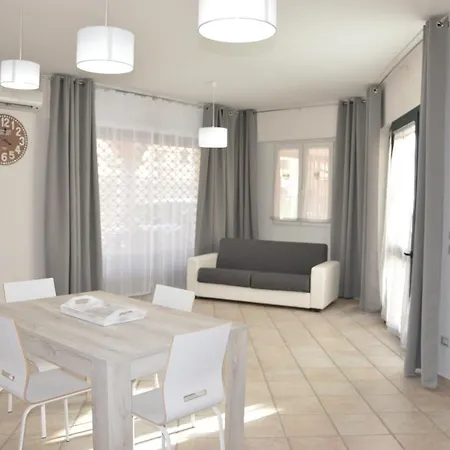 Martina Holidays House Apartment *